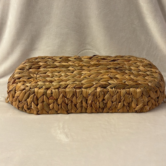 Woven Basket with handles - Picture 3 of 8